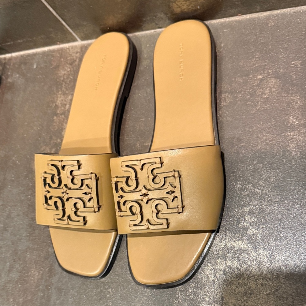 Tory Burch Ines Women's Tan Slide Sandals NWOT Size 9 1/2 - Picture 6 of 7